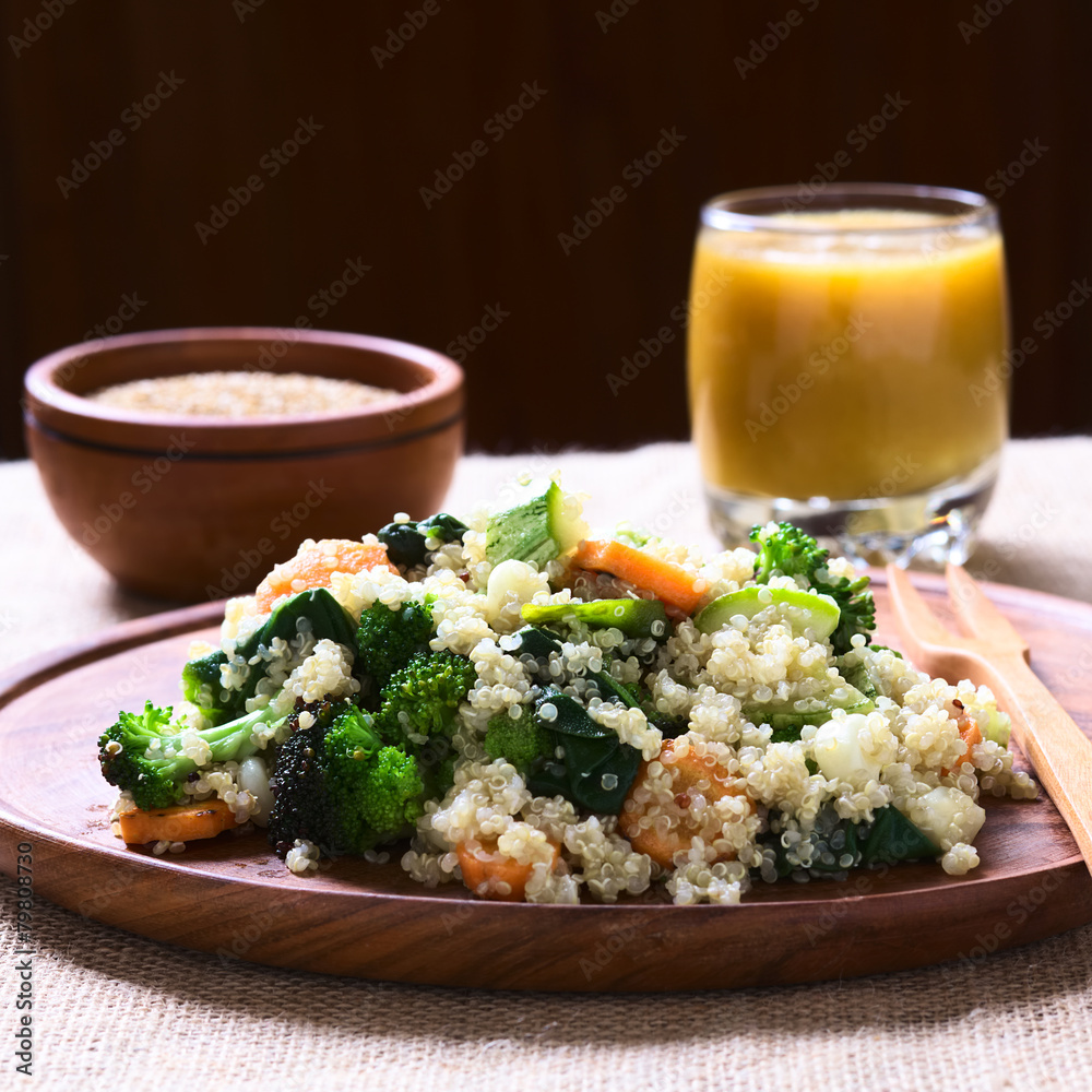 Poster Cooked white quinoa seeds with fried vegetables