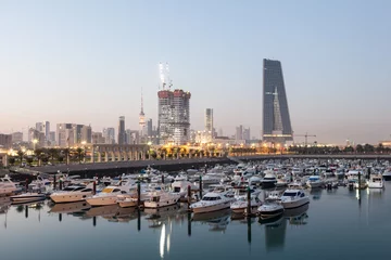 Crédence de cuisine en verre imprimé moyen-Orient Souk Sharq Marina and Kuwait City at dusk, Middle East, Arabia