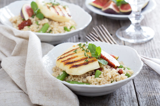 Couscous salad with green beans and cheese