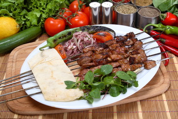 kuzu ciğer şiş