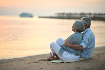 couple at sea