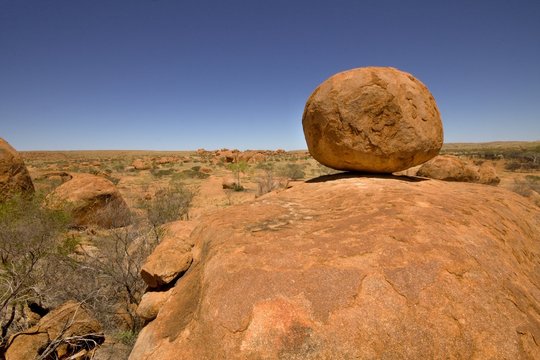 devils marbles Australia, a large grouping of boulders