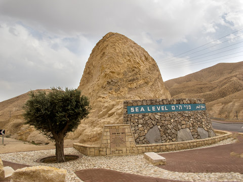 cairn below sea level, Israel