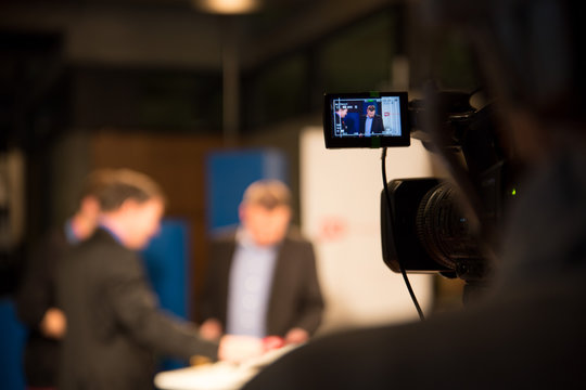 Nahaufnahme Videokamera bei Fernsehproduktion