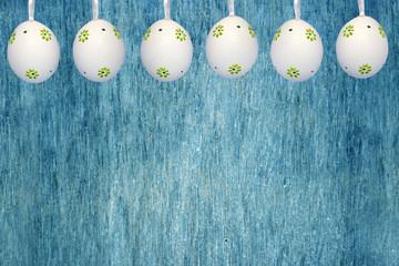 Reihe mit Ostereiern