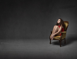 Obraz na płótnie Canvas girl sitting and thinking