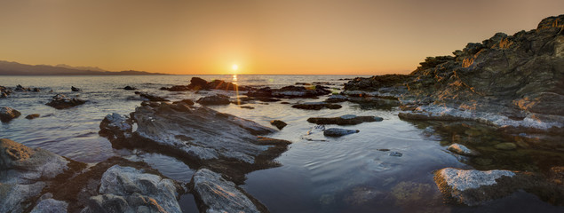 Obraz premium COUCHE DE SOLEIL CORSE