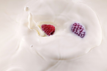 Framboise dans du lait