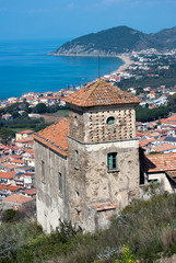 Obraz premium Ruin tower with landscape