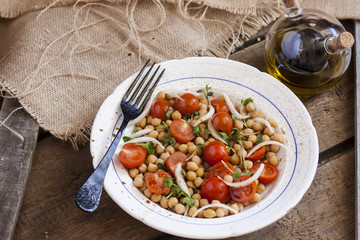 salad with chickpeas, tomatoes and herbs