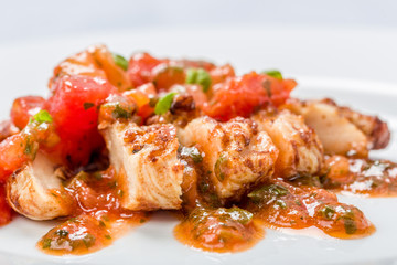 Hähnchenbrust mit Tomaten Basilikum Soße