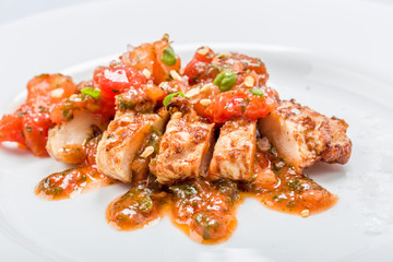 Hähnchenbrust mit Tomaten Basilikum Soße