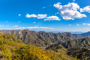 Fototapeta premium Panorama view of mountains with great wall