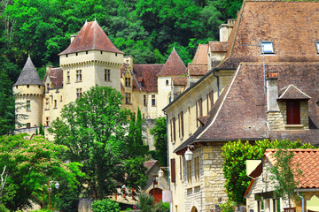 scenic France- La Roque-Gageac, view with castle