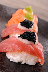 Sushi : Tuna and salmon sushi set with caviar