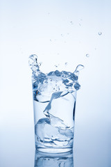 水