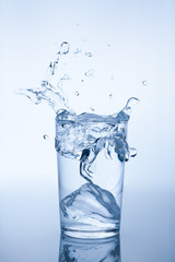 水