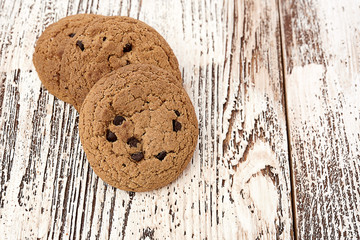 oat cookies on wooden table