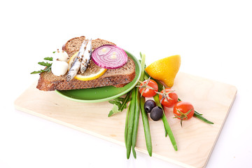sardines on slice bread