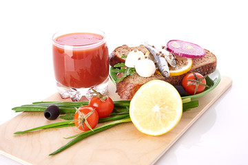 sardines on slice bread