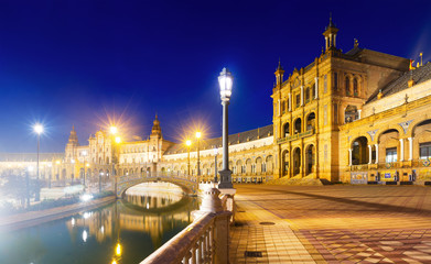 Fototapeta na wymiar Evening view of Plaza de Espana