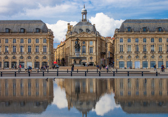 Bordeaux - Place de la Bourse © ptiptja
