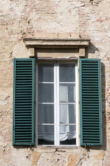 Fototapeta na wymiar Tuscan window