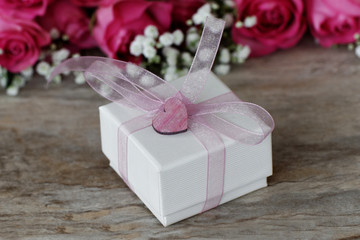 Geschenkschachtel mit Herz