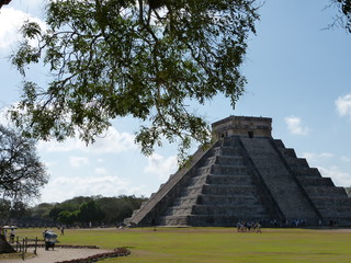 Fototapeta na wymiar Chichen Itza, Maya Ruinas en Mexico 