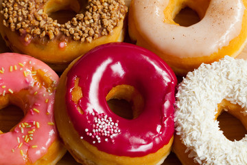 donuts - frische bunte Donuts