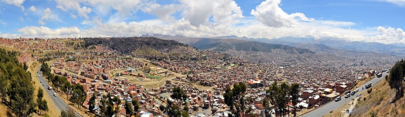 Fototapeta na wymiar La Paz in the Andes, capitol Bolivia