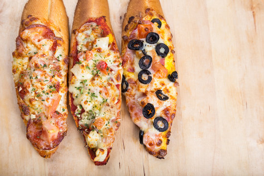 assorti bruscjetta with sausage, cheese, tomato fron big white b