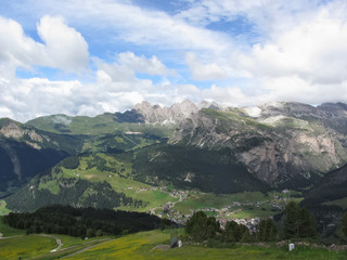 Fototapeta na wymiar Panoramic mountain view