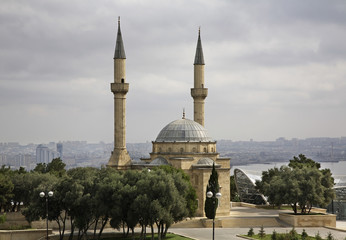 Fototapeta na wymiar Mosque of the Martyrs in Baku. Azerbaijan