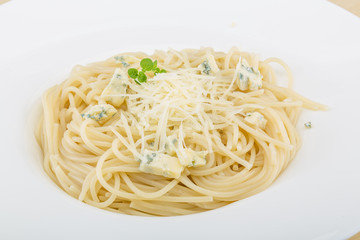 Spaghetti with cheese