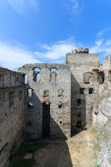 Obraz premium Beautiful castle in Ogrodzieniec near Krakow in spring, Poland