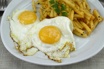 oeufs et pâtes