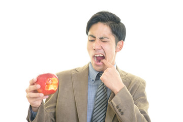 歯痛を訴える男性