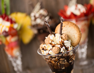 Mehrere Eisbecher