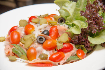 Mixed greens and vegetable salad