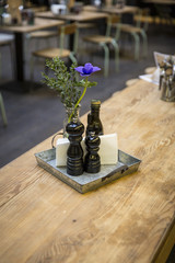 Tischdekoration Restaurant mit Besteck