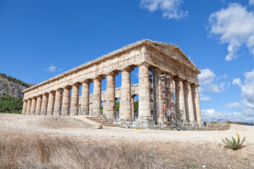 Fototapeta premium Ancient greek temple of Segesta, Sicily