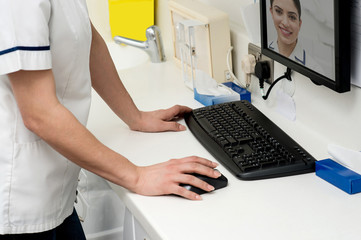 Female patient contact dentist via online
