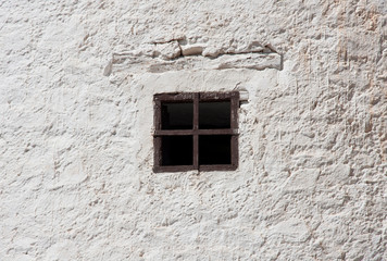 Fototapeta na wymiar Consuegra, Toledo, España, ventanuco de un molino