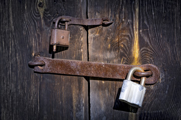 Old two rusty locks © Pavlo Klymenko