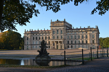 Fototapeta na wymiar Das Barock Schloss von Ludwigslust