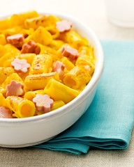Rigatoni au gratin with mortadella