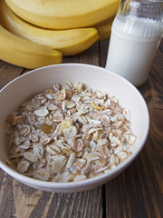 oat porridge with bananas and yogurt