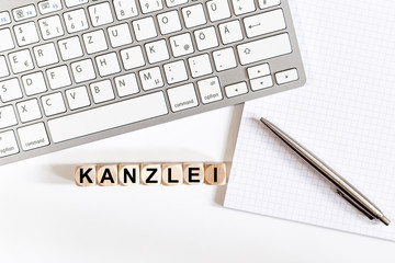 Schreibtisch - Würfel - Kanzlei