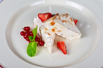 cream berries dessert